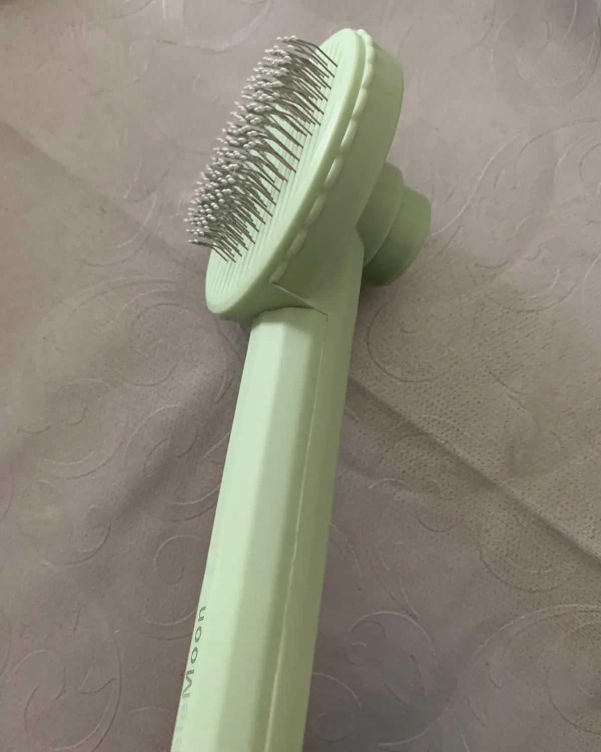 CeleMoon Cat Grooming Brush, Brush for Dogs and Cats Shedding & Grooming, Self Cleaning Pet Brush