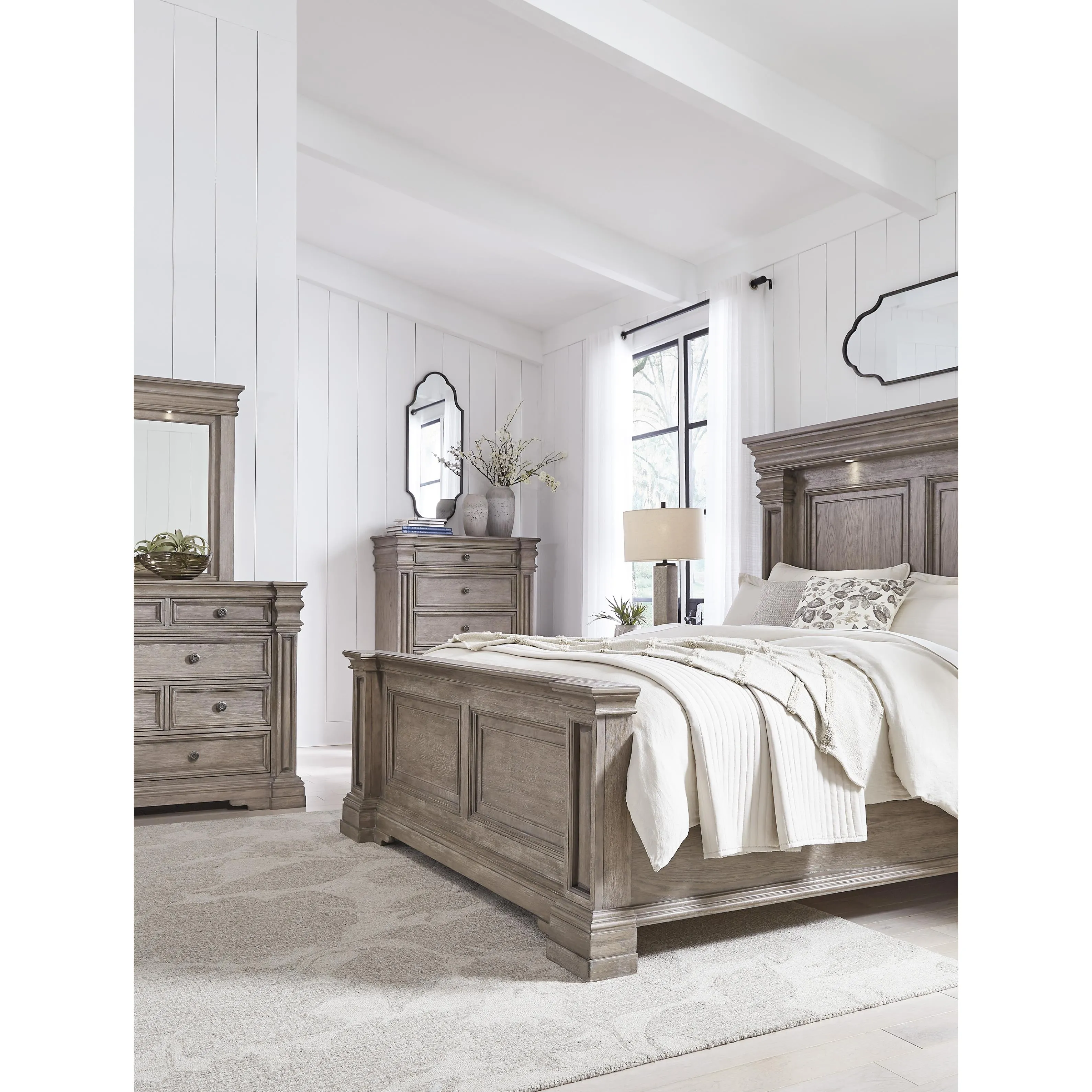 Signature Design by Ashley Blairhurst California King Panel Bed B916-58/B916-56/B916-94