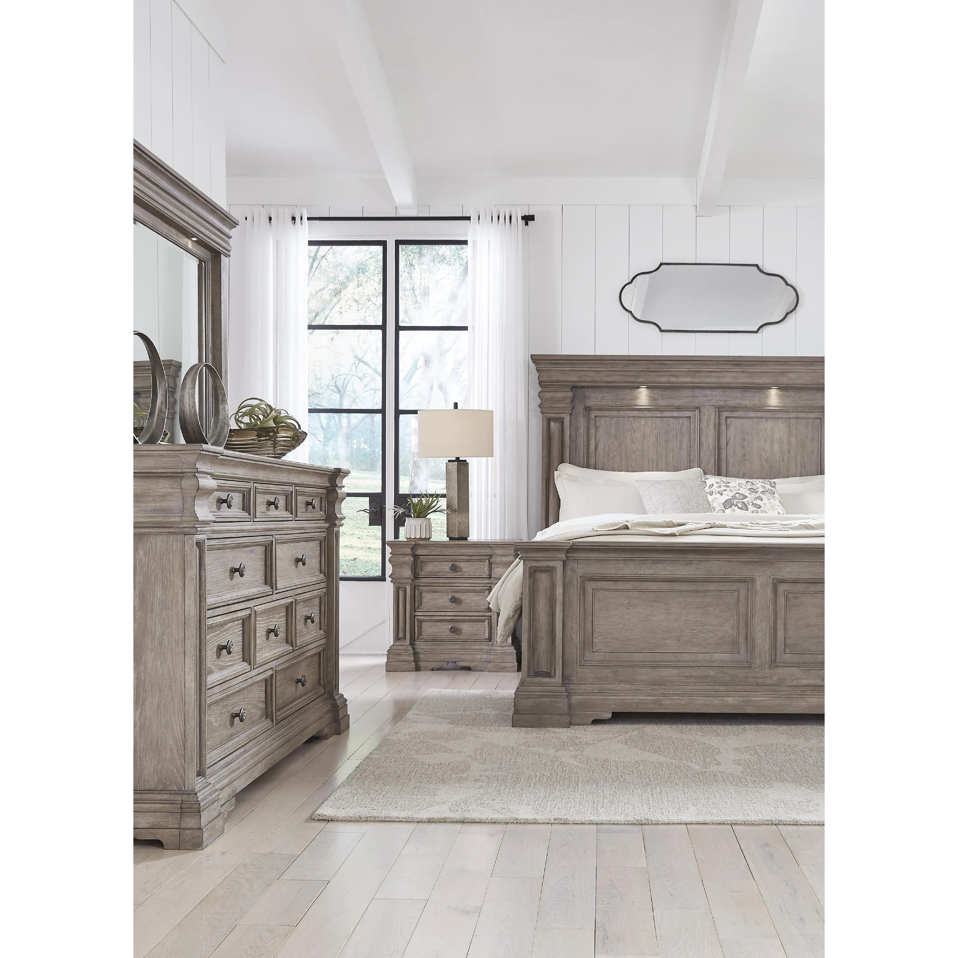 Signature Design by Ashley Blairhurst California King Panel Bed B916-58/B916-56/B916-94